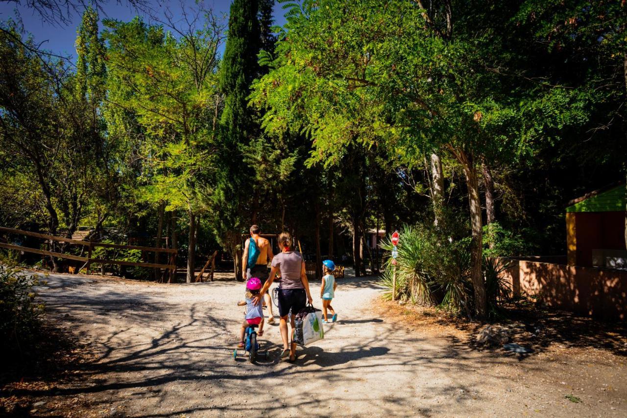 Camping La Peiriere Tuchan Buitenkant foto